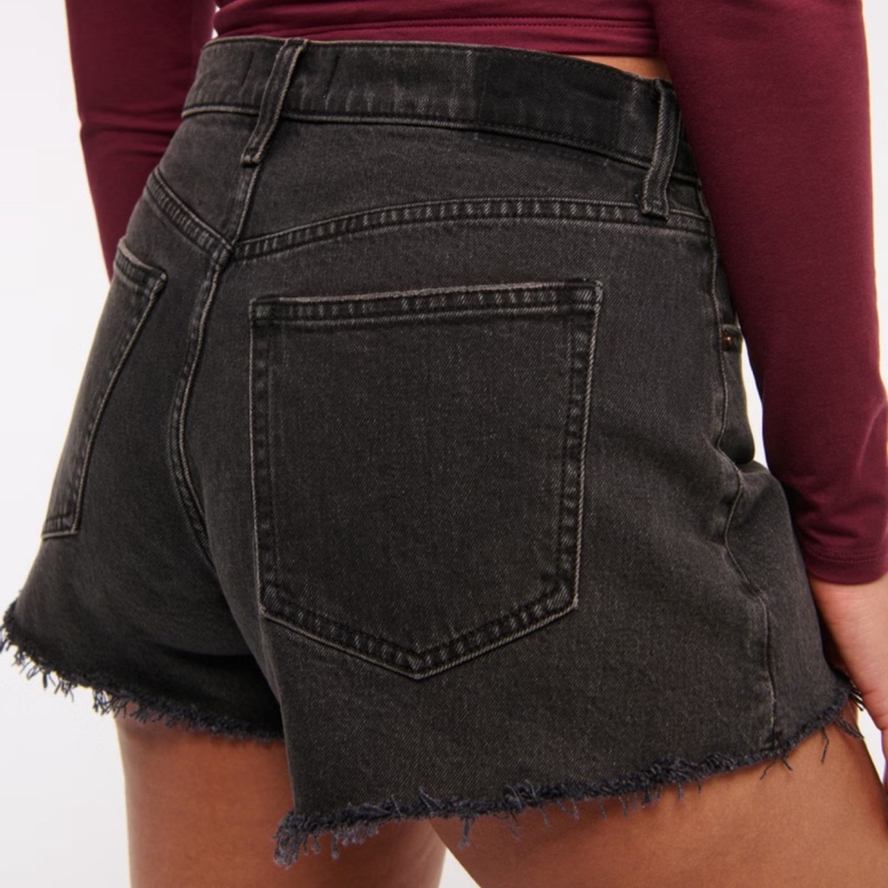 NWT Abercrombie Curve Love 90s Relaxed Cut Off Short - Picture 6 of 11